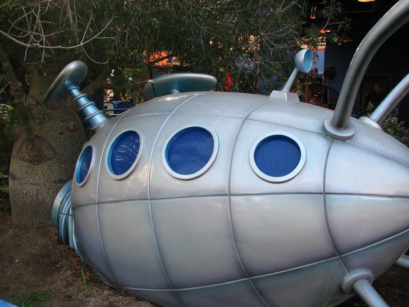 File:Spacecraft swinetrek3.jpg